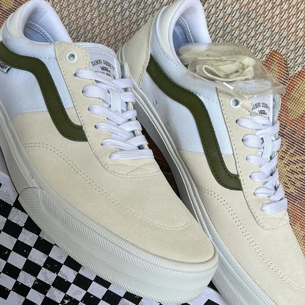 Vans WMNS Gilbert Crockett
True White/Green
VN0A5JIF133
sneakers - Picture 9 of 16